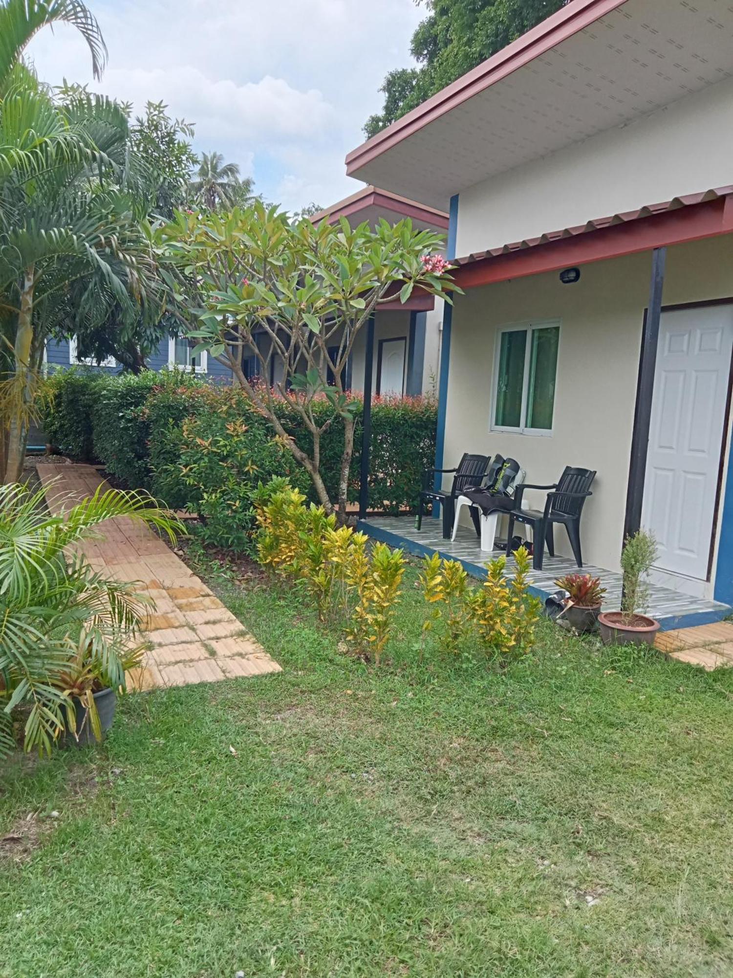 Airee Mini House Hostel หาดบางเทา ภายนอก รูปภาพ